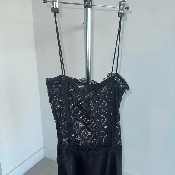 Meshki Size Medium Black Mini Dress - Picture 7 of 8
